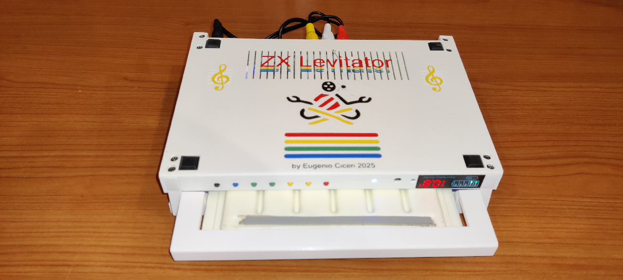 ZX Levitator White Edition con ZX80 - Vista dal basso